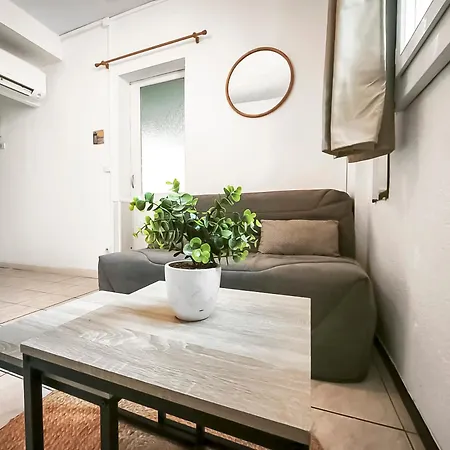 Apartment T2 Renove, Plage, Clim & Parking