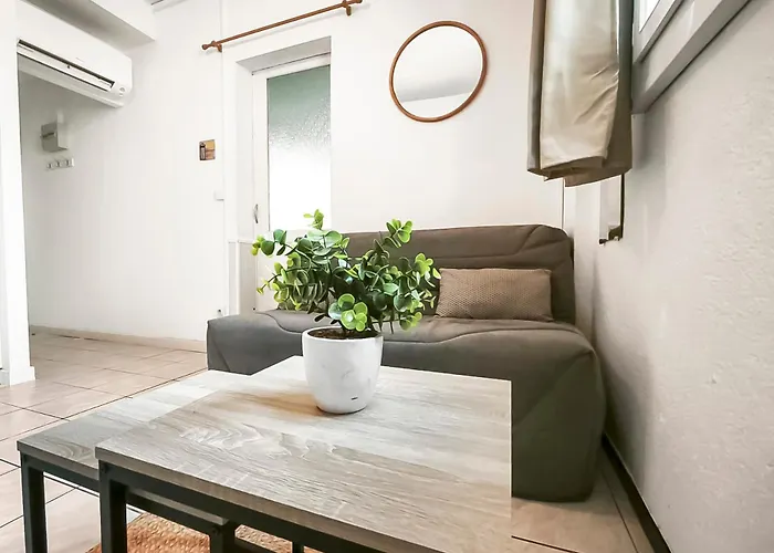 Apartment T2 Renove, Plage, Clim & Parking